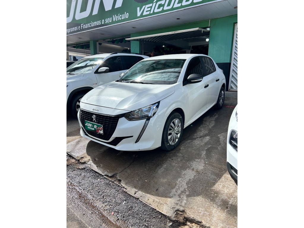 PEUGEOT 208