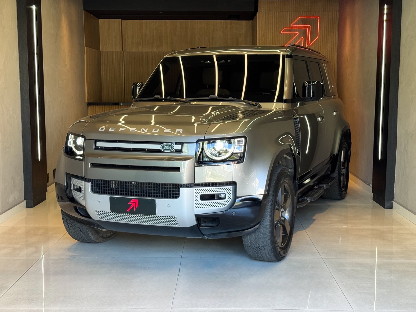 LAND ROVER DEFENDER