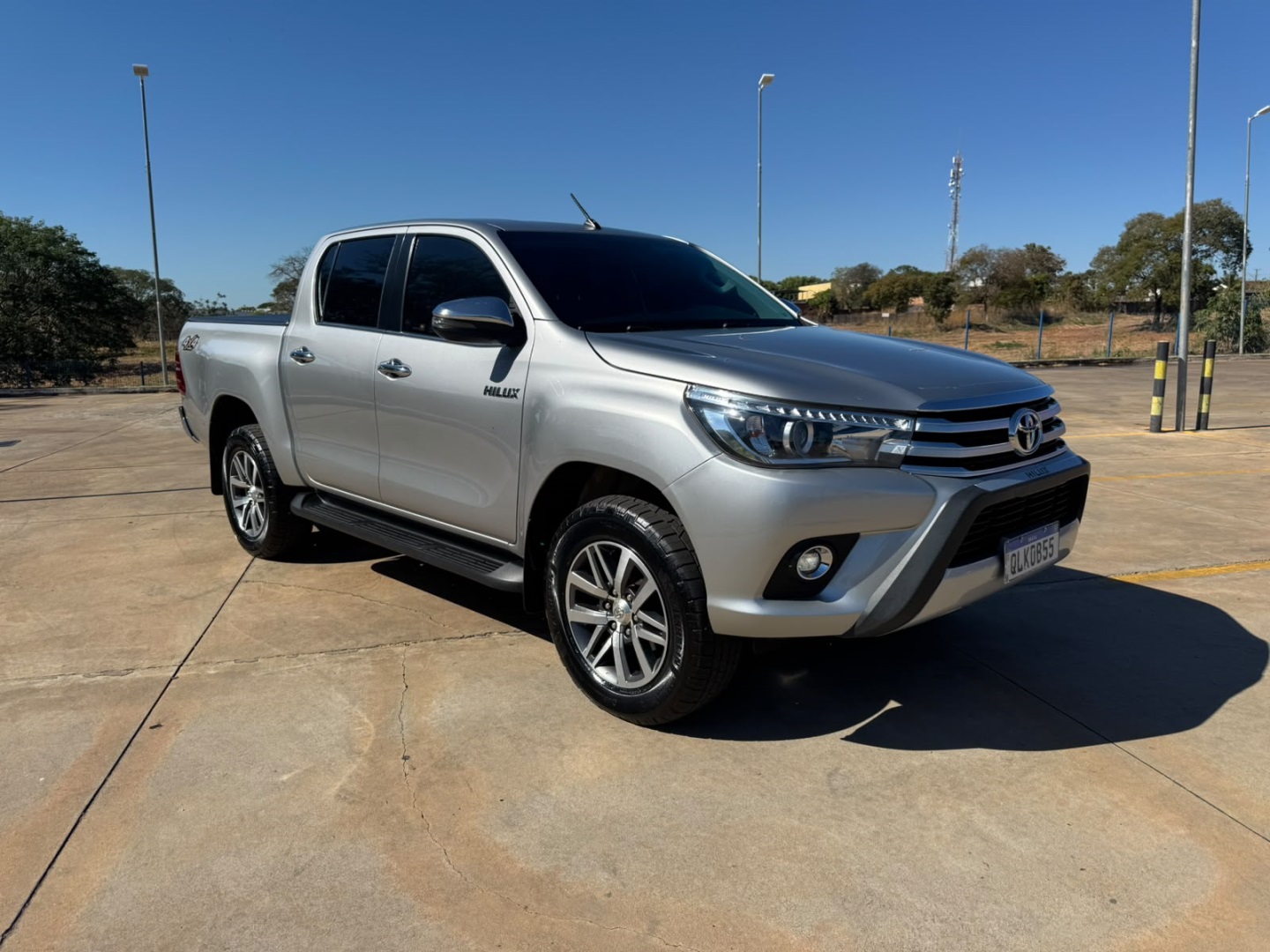 TOYOTA HILUX