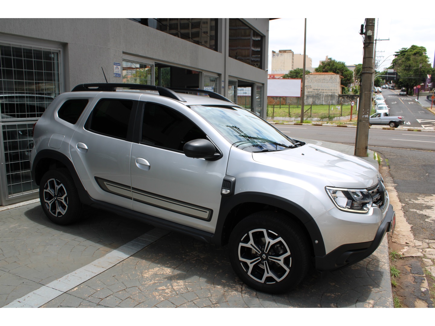 RENAULT DUSTER