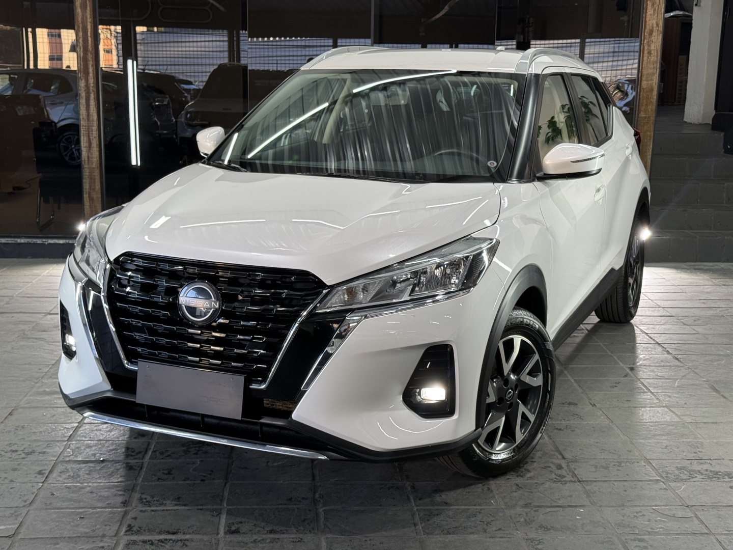 NISSAN KICKS