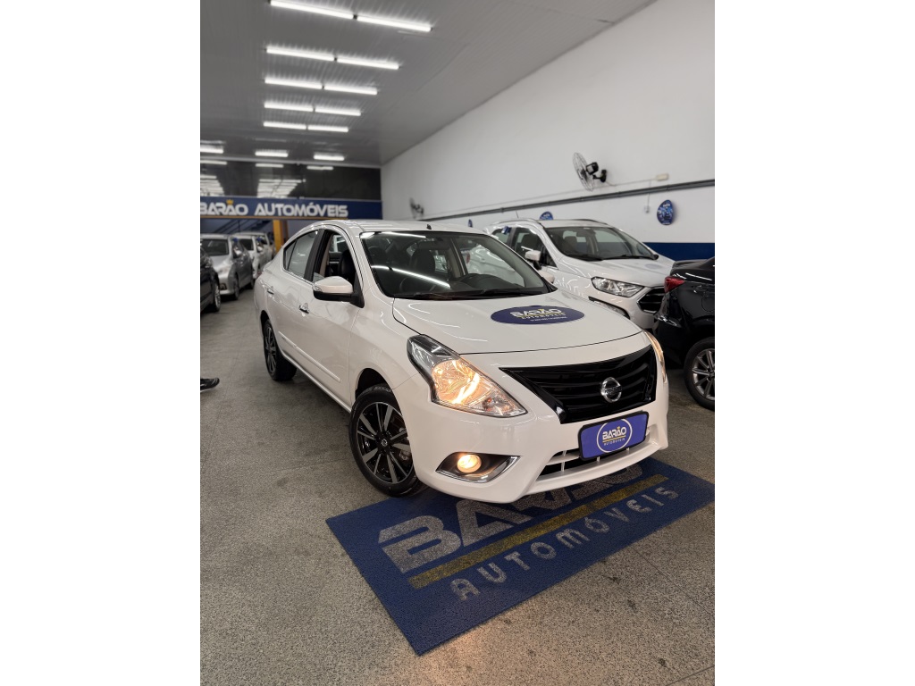 NISSAN VERSA