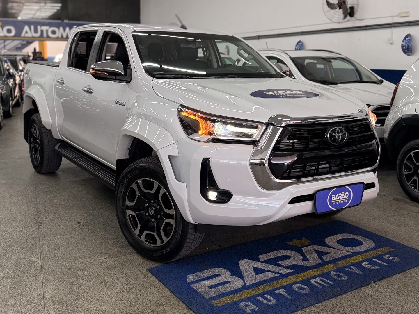 TOYOTA HILUX