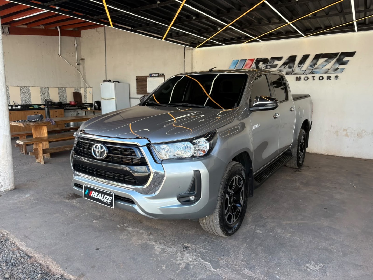 TOYOTA HILUX