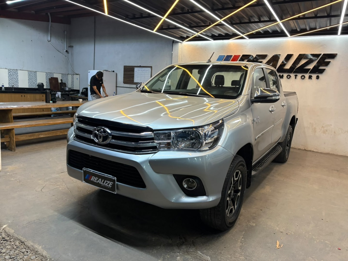 TOYOTA HILUX