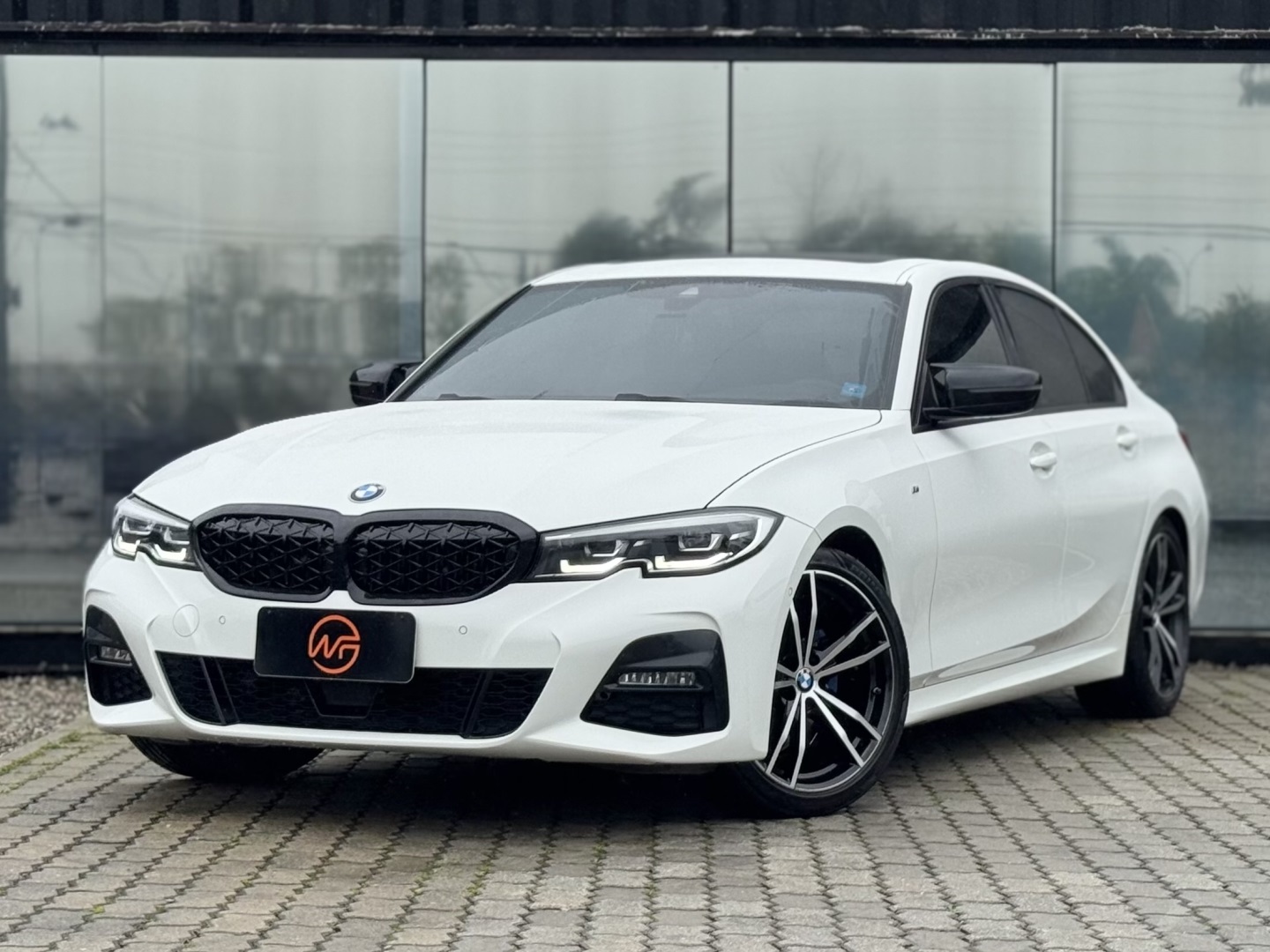 BMW 320i
