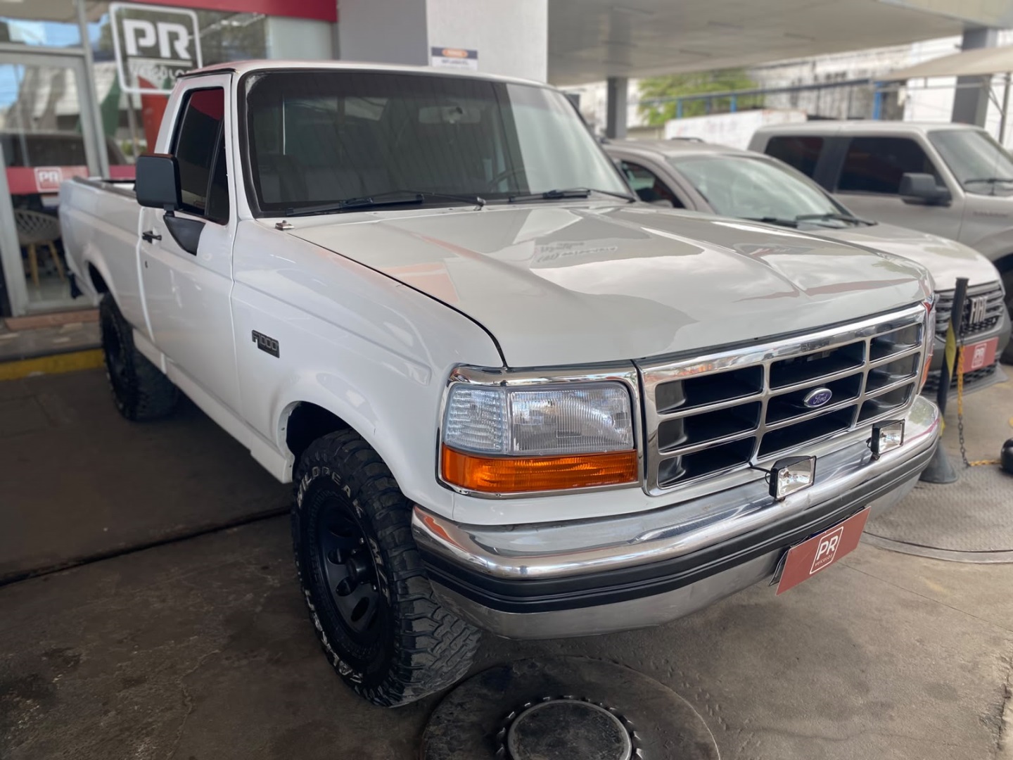 FORD F-1000