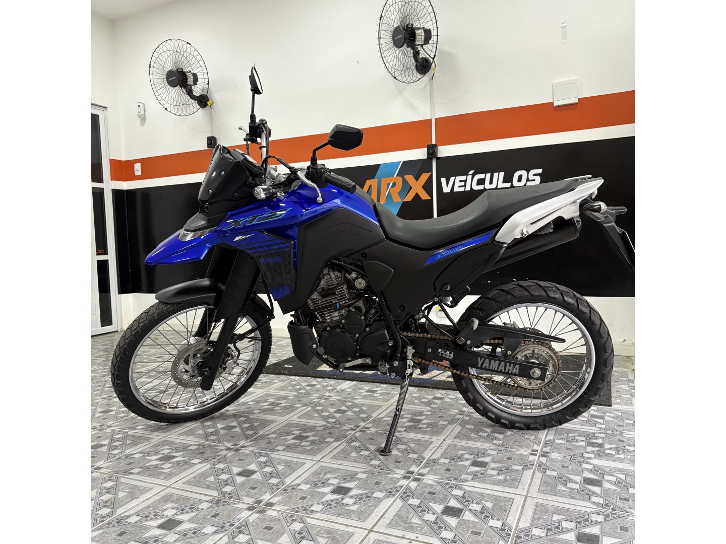 YAMAHA XTZ 250 LANDER CONNECTED
