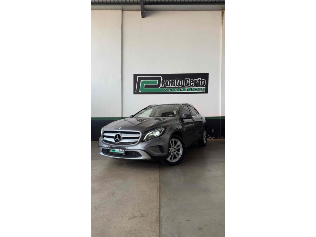 MERCEDES-BENZ GLA 200