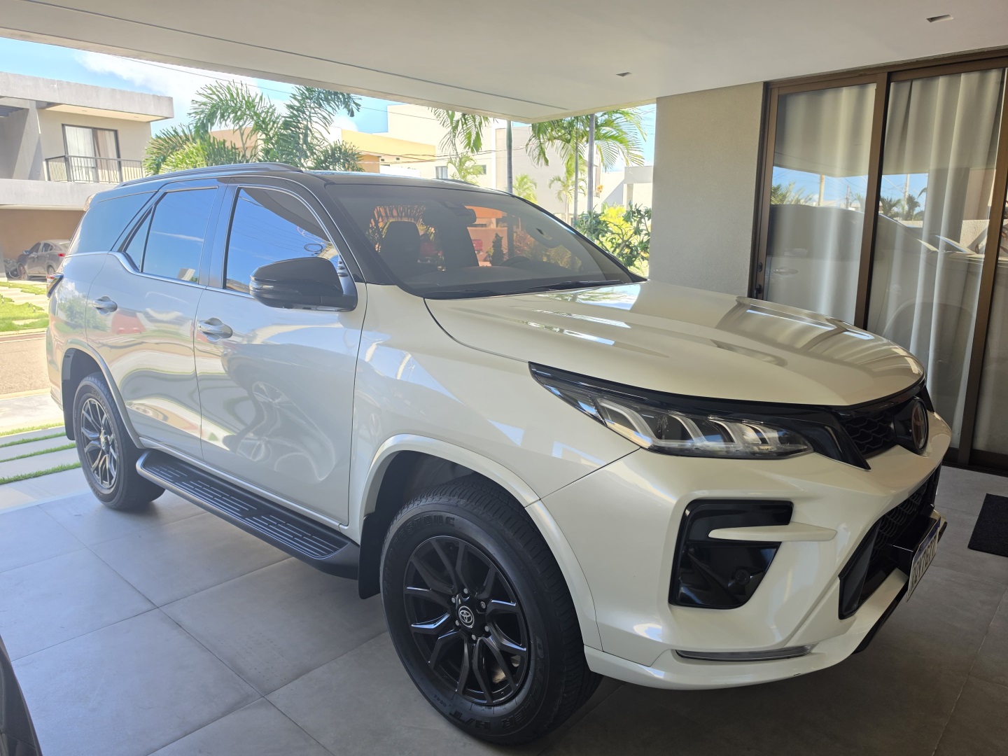 TOYOTA HILUX SW4