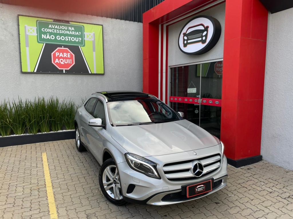 MERCEDES-BENZ GLA 200