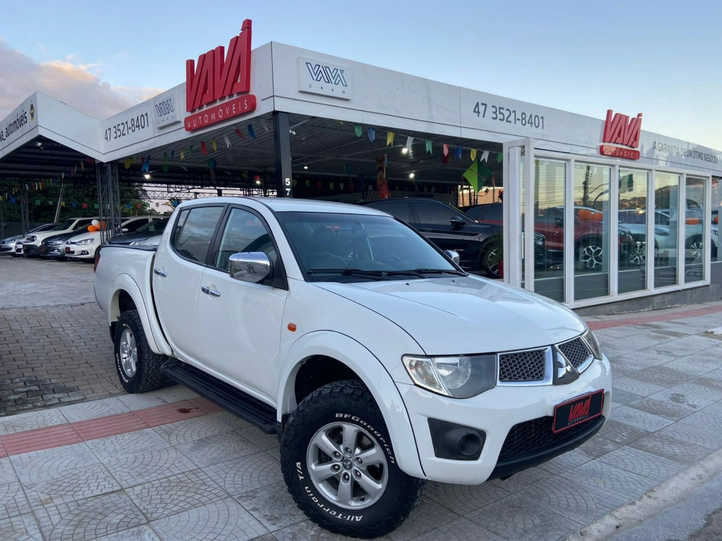 MITSUBISHI L200