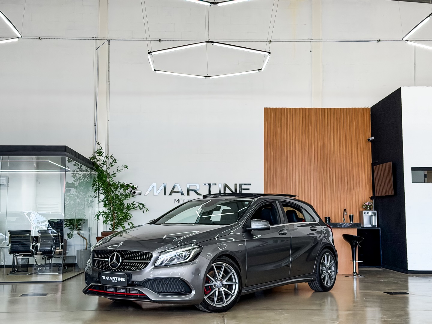 MERCEDES-BENZ A 250