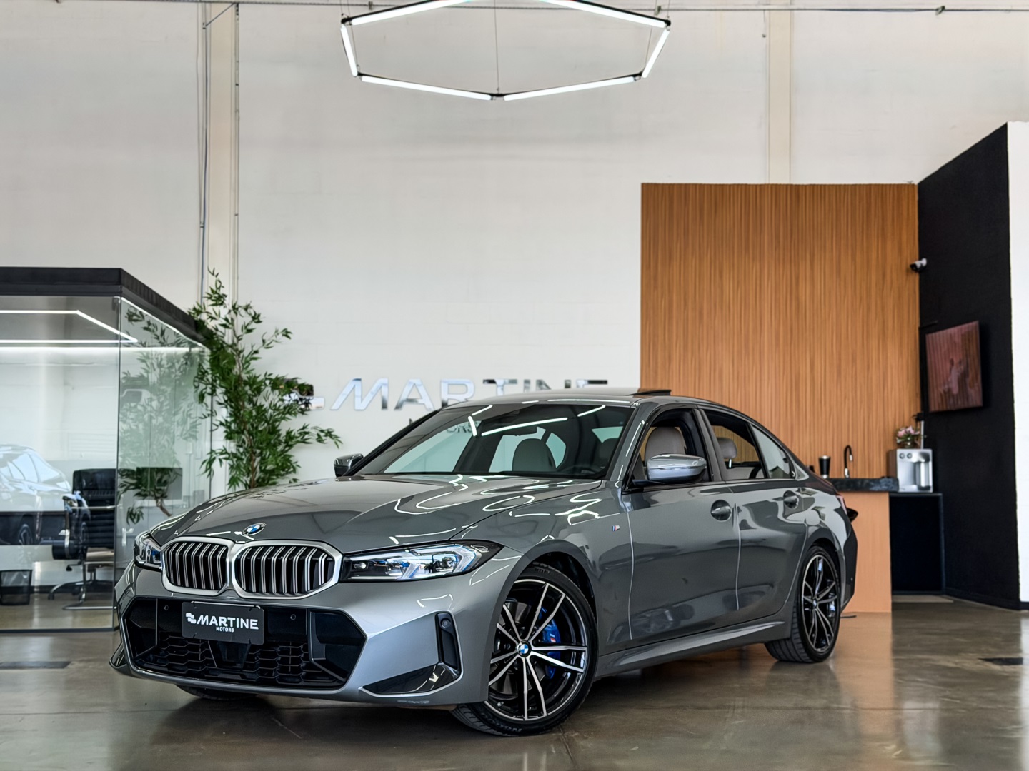 BMW 320i