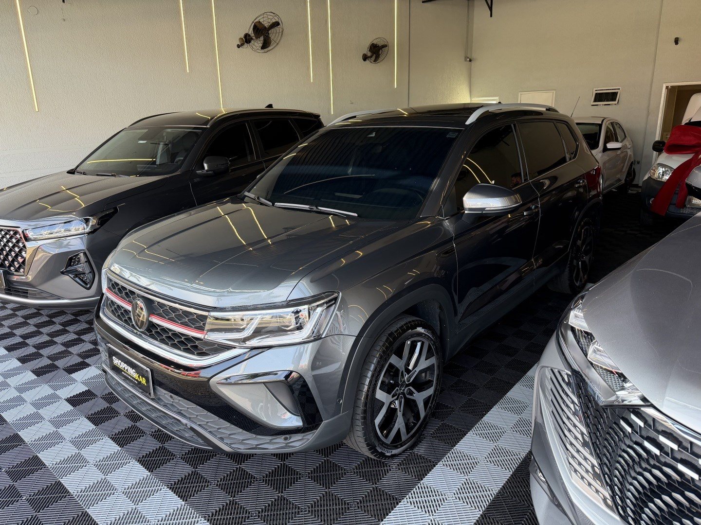 VOLKSWAGEN TAOS