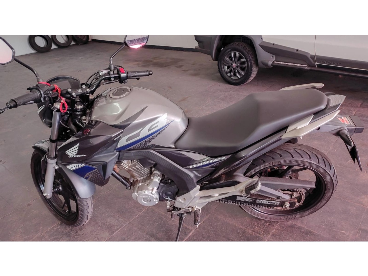 HONDA CB 250 TWISTER