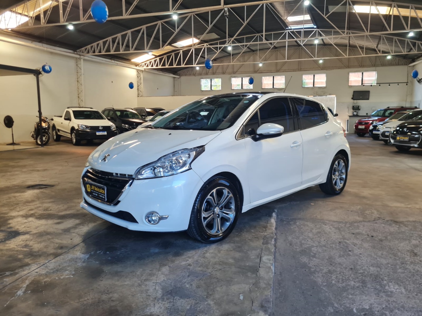 PEUGEOT 208