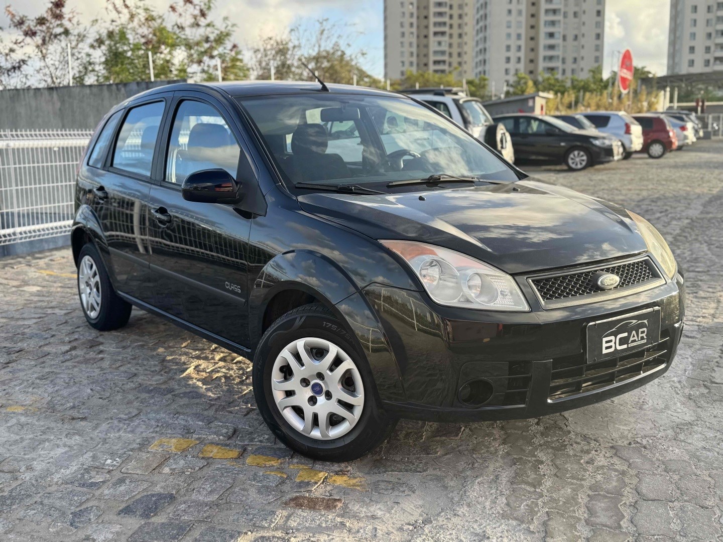 FORD FIESTA 1.0 MPI HATCH 8V FLEX 4P MANUAL