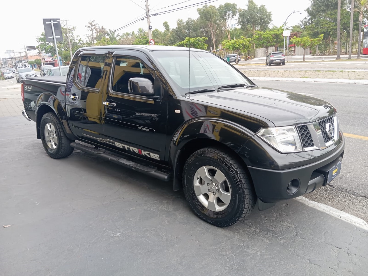 NISSAN FRONTIER