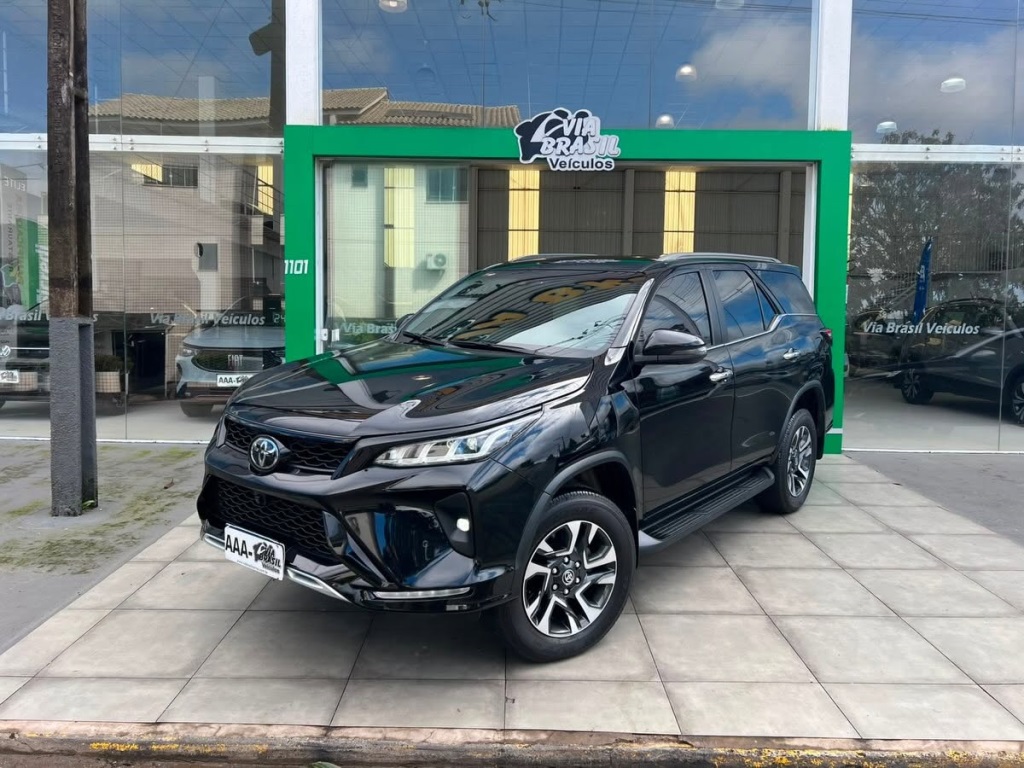 TOYOTA HILUX SW4