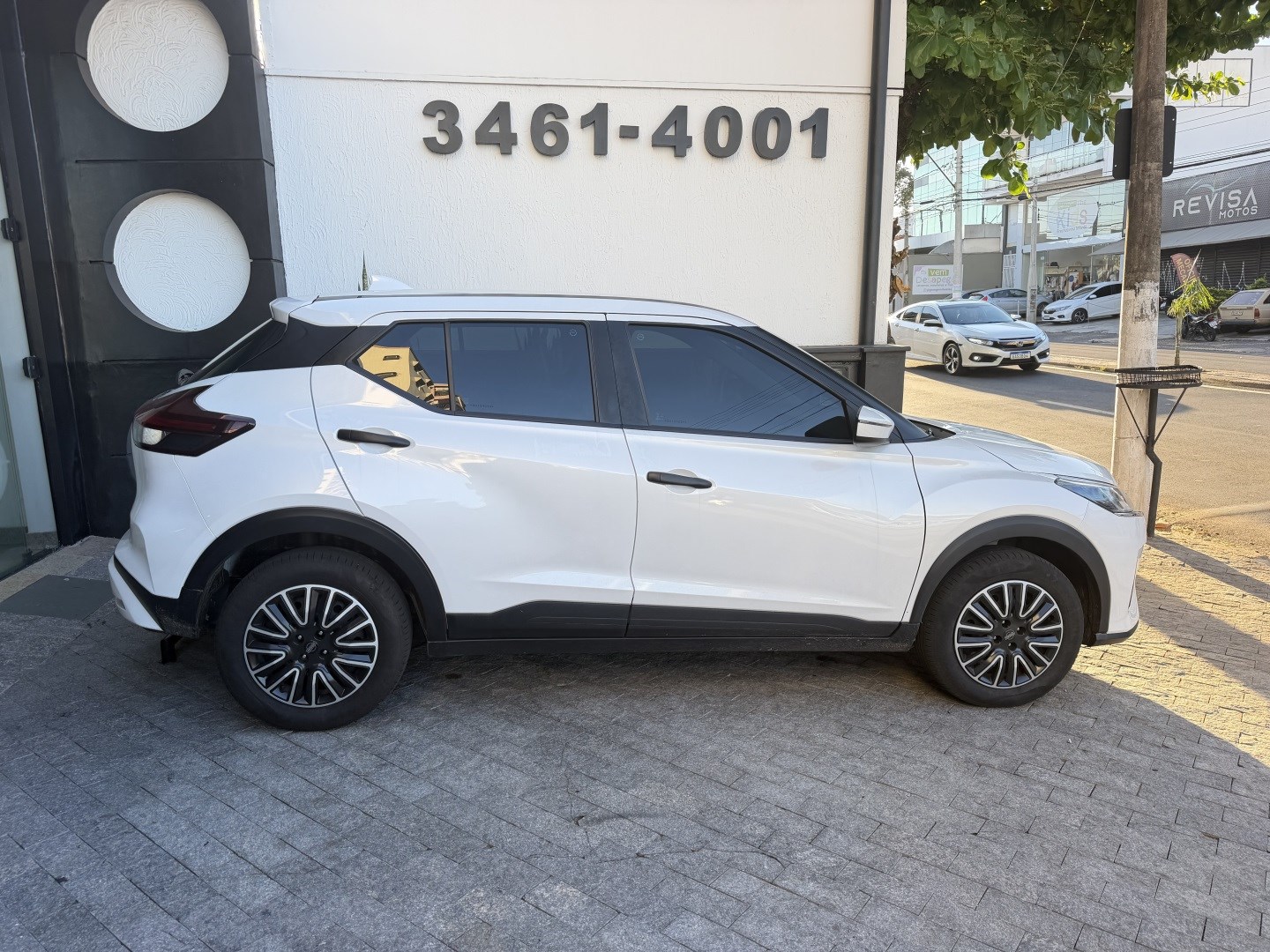 NISSAN KICKS PLAY