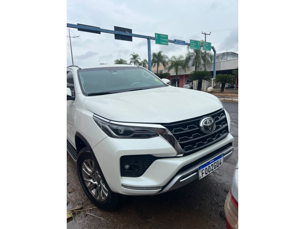 TOYOTA HILUX SW4