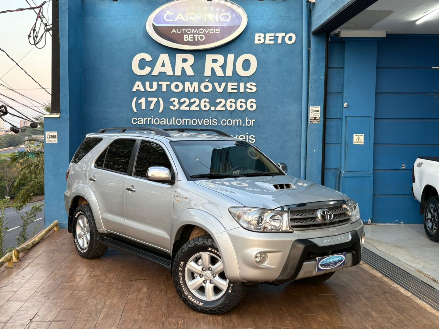 TOYOTA HILUX SW4