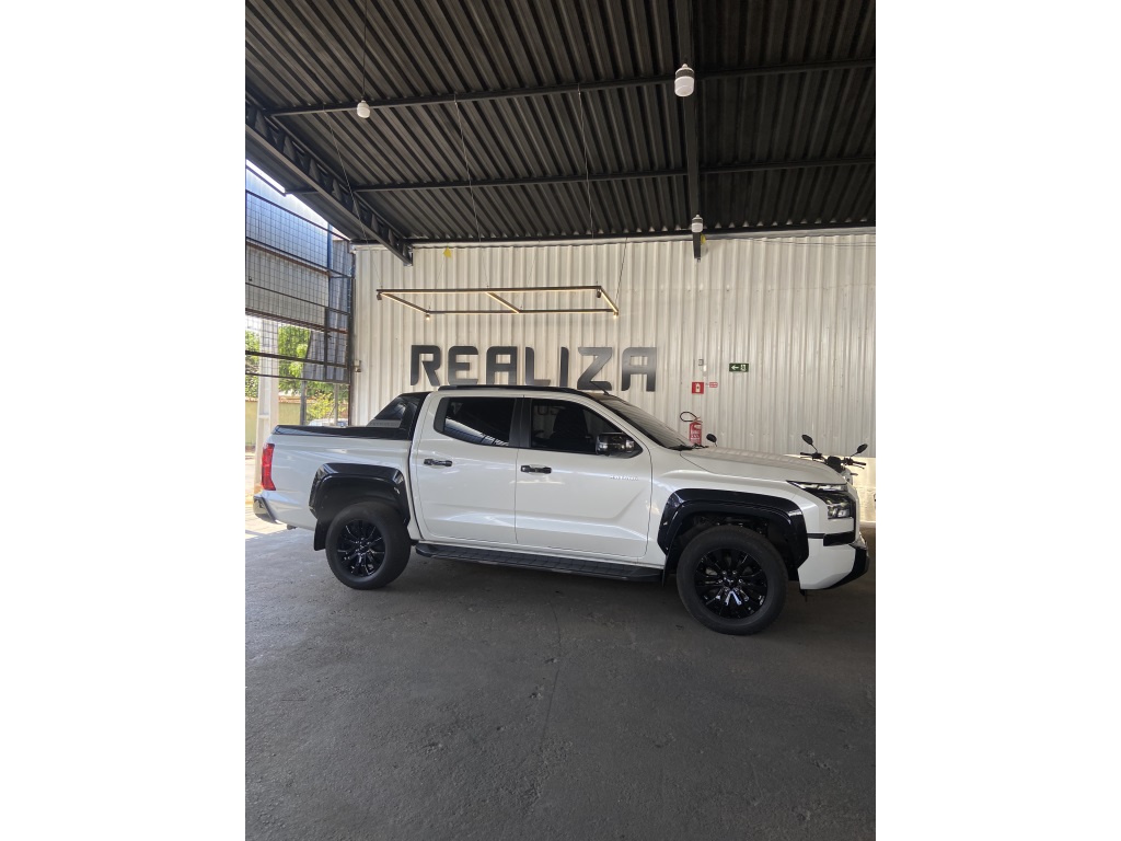 MITSUBISHI TRITON