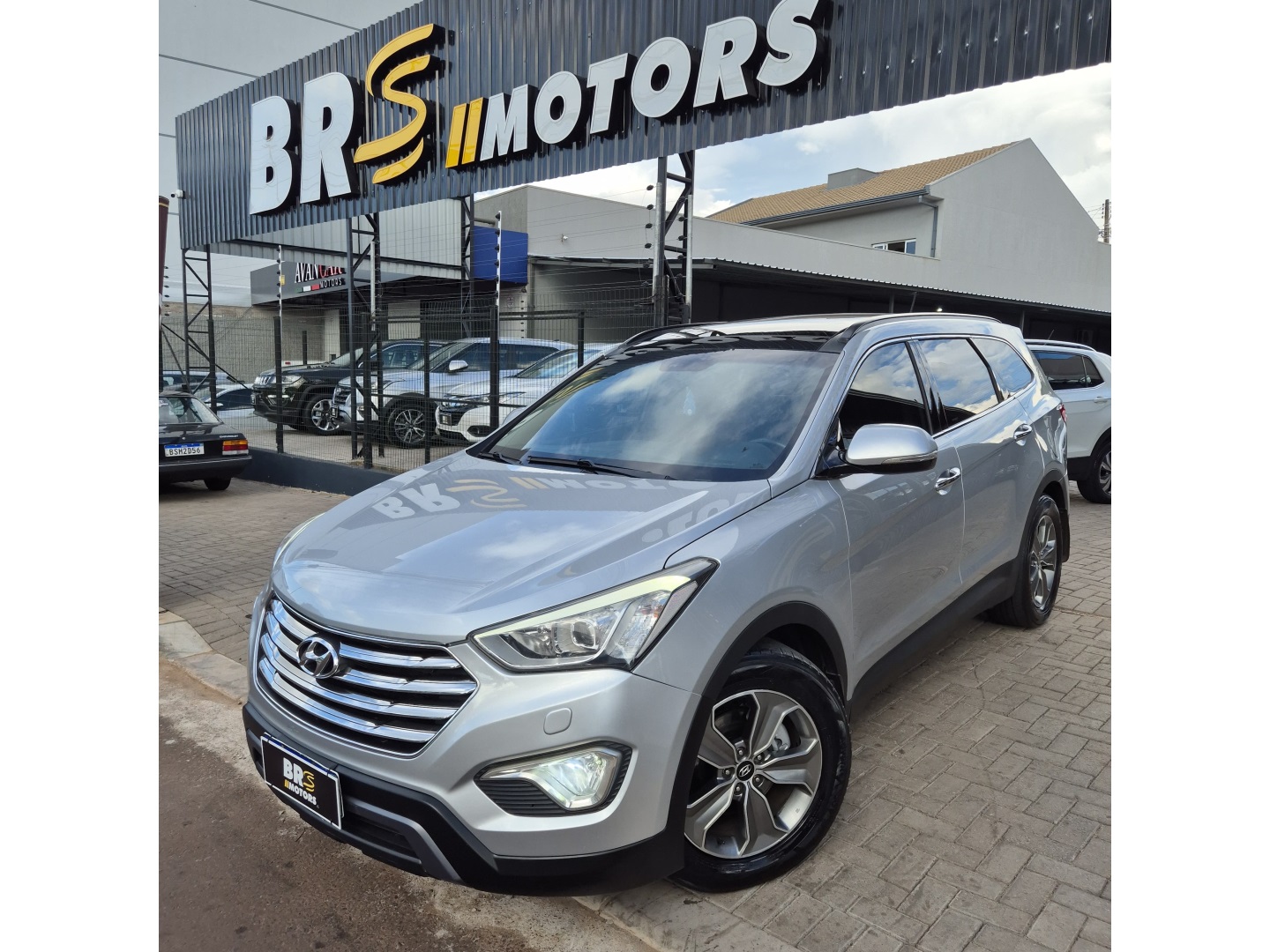 HYUNDAI GRAND SANTA FÉ