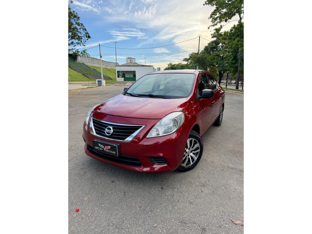 NISSAN VERSA