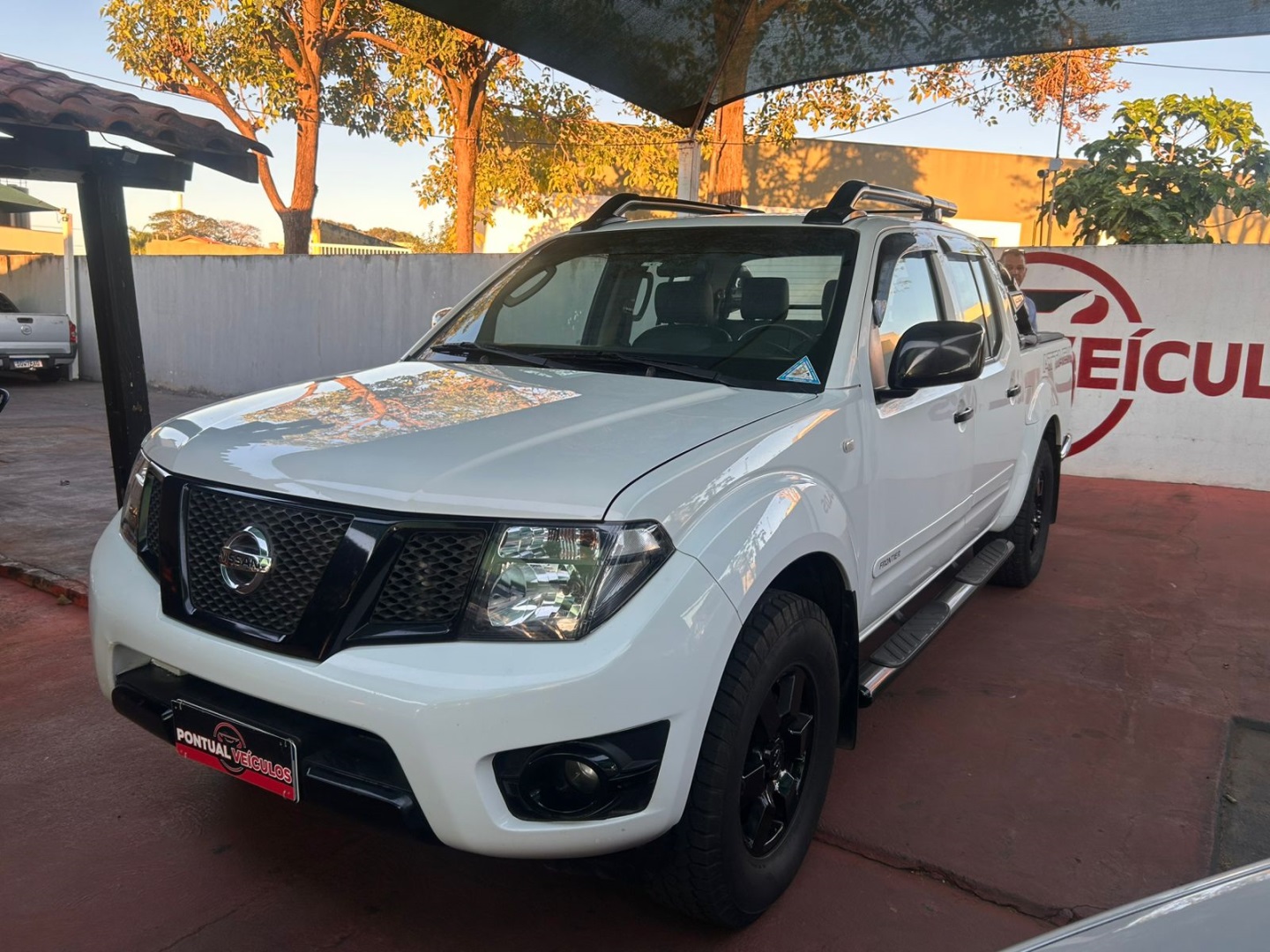 NISSAN FRONTIER