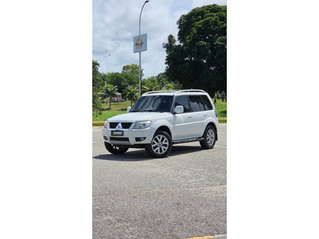 MITSUBISHI PAJERO TR4 2.0 4X2 16V 140CV FLEX 4P MANUAL