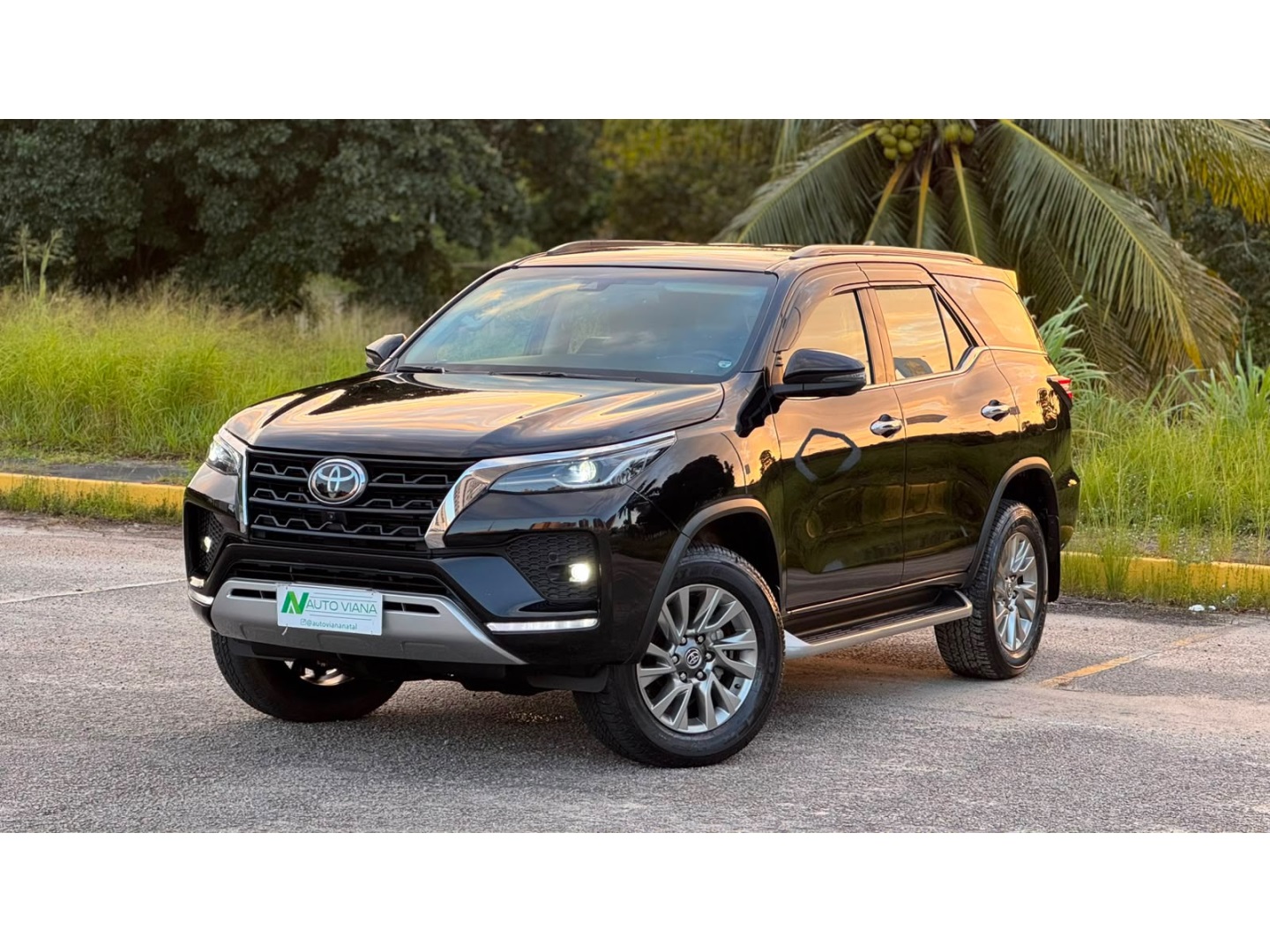TOYOTA HILUX SW4 2.8 D-4D TURBO DIESEL SRX 7L 4X4 AUTOMÁTICO