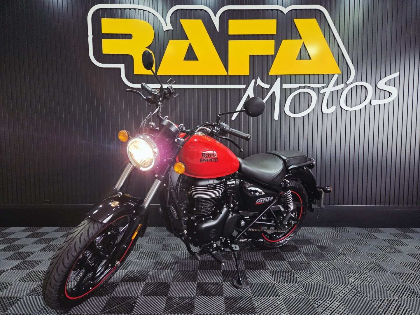 ROYAL ENFIELD METEOR 350 FIREBALL