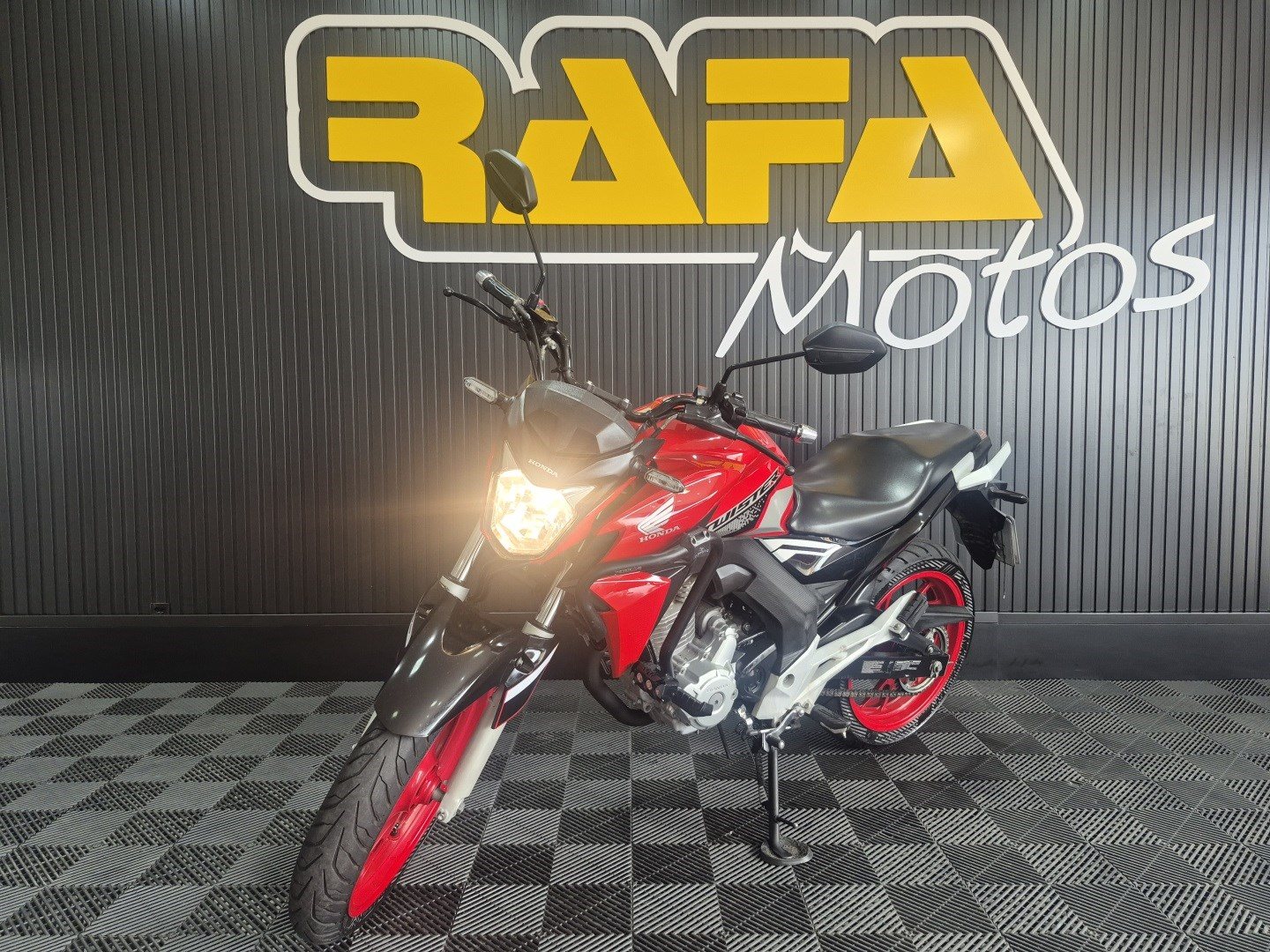 HONDA CB 250 TWISTER