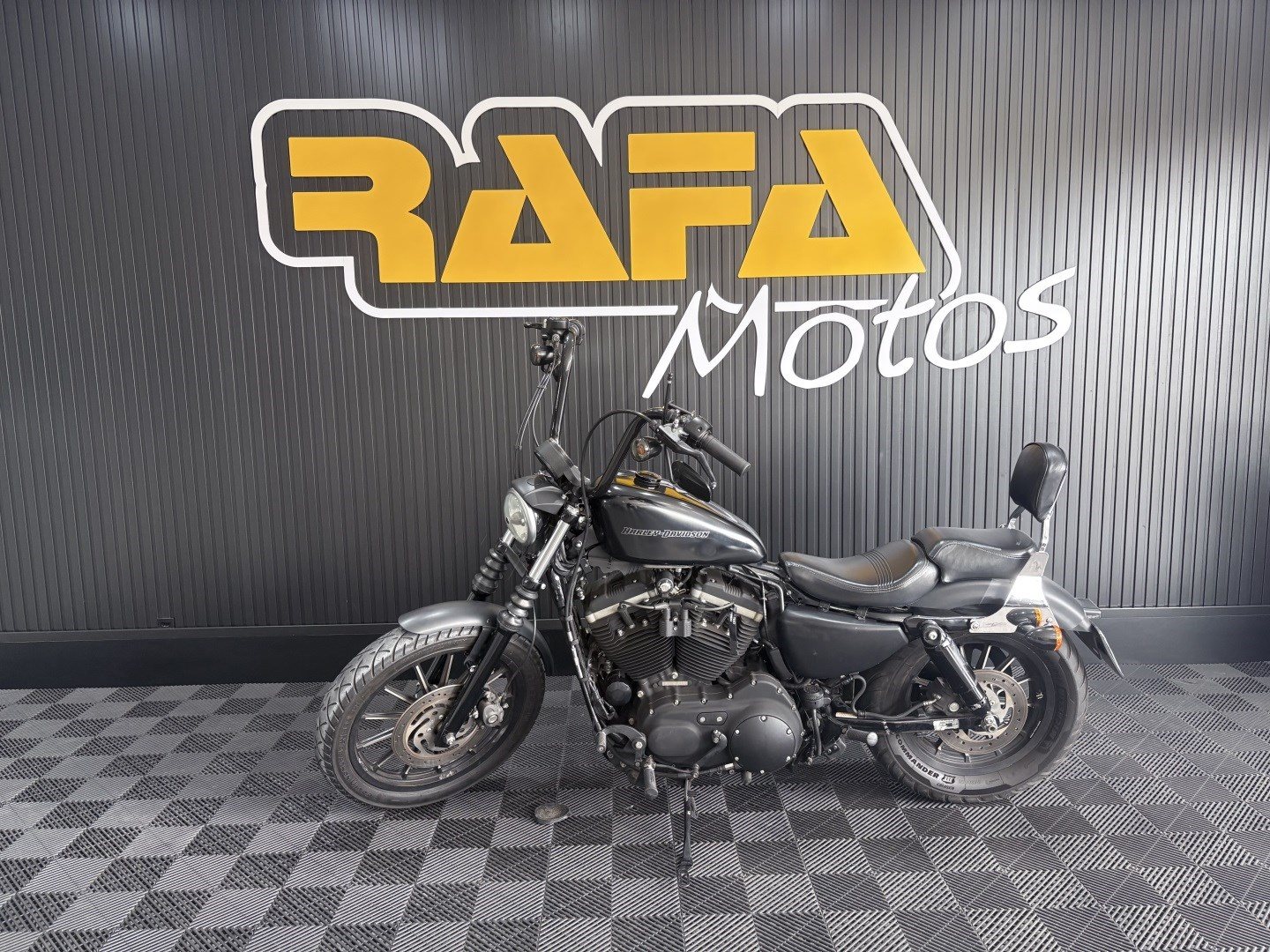 HARLEY-DAVIDSON XL 883N IRON
