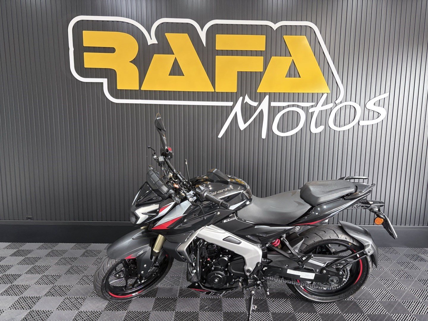 BAJAJ DOMINAR NS400Z