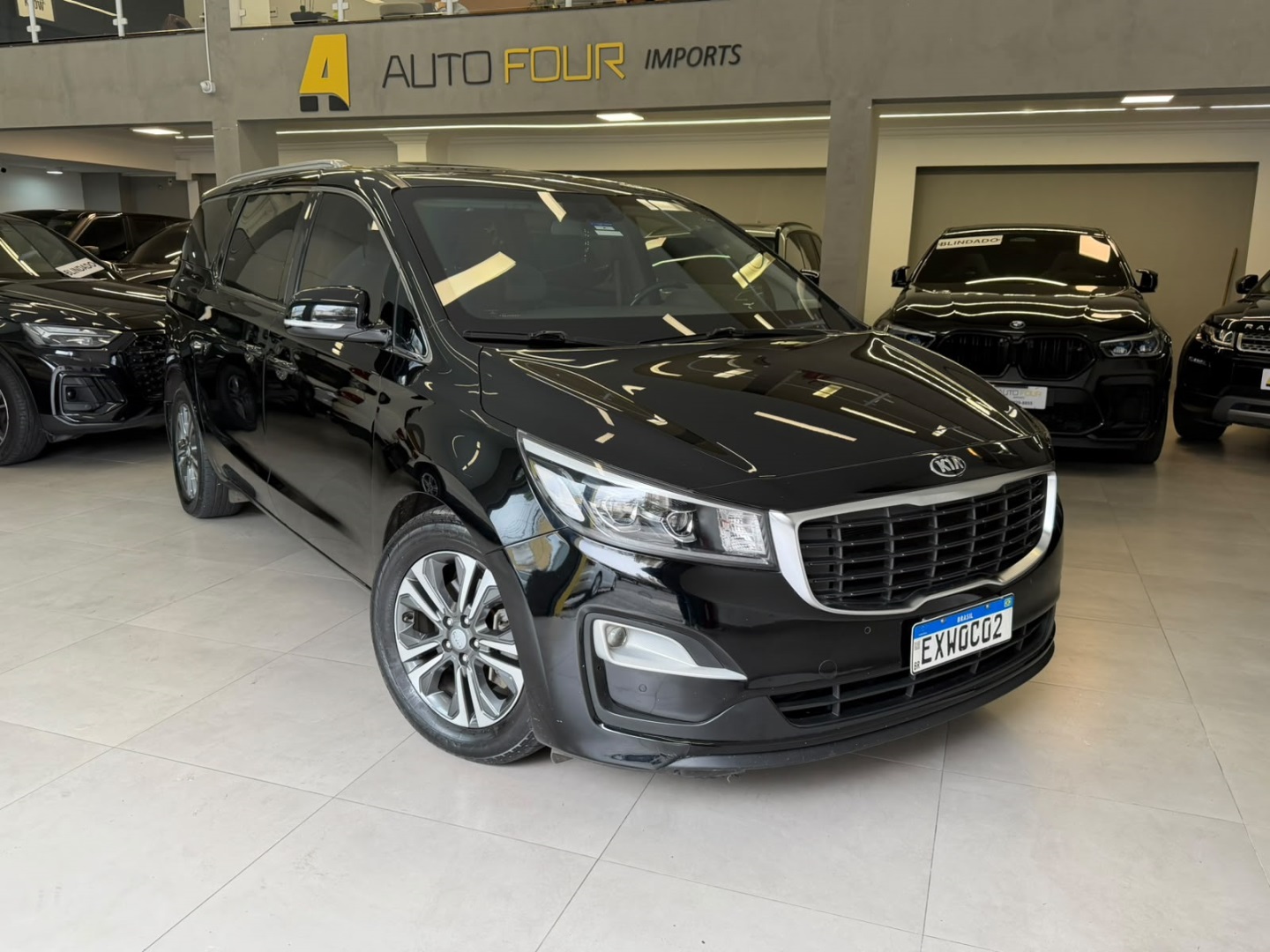 KIA CARNIVAL
