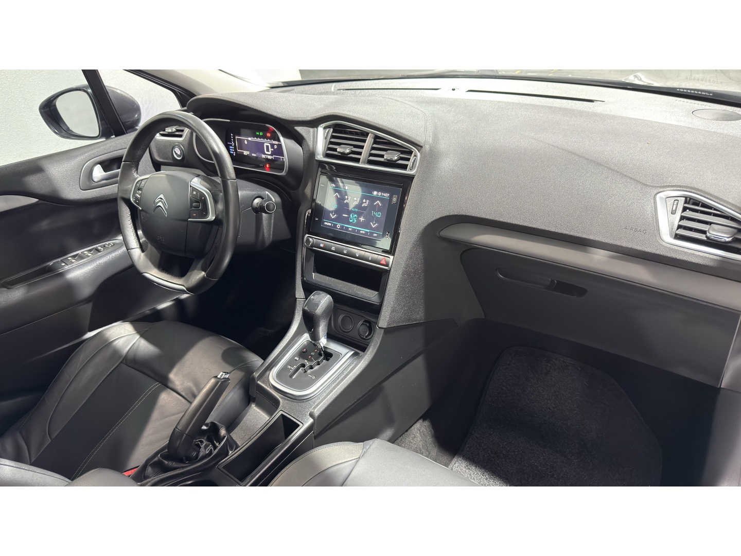 Citroën C4 Lounge Exclusive 1.6 Turbo Flex Aut. - foto 16