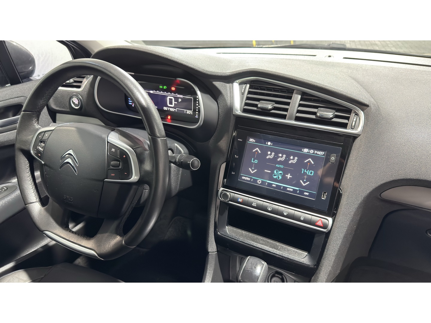 Citroën C4 Lounge Exclusive 1.6 Turbo Flex Aut. - foto 17