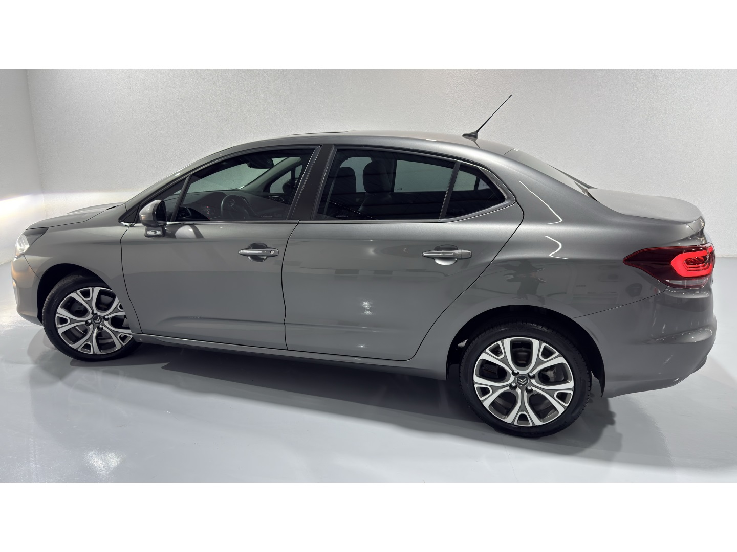 Citroën C4 Lounge Exclusive 1.6 Turbo Flex Aut. - foto 4
