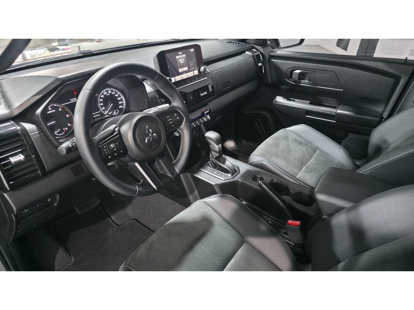 Mitsubishi TRITON 2.4 Biturbo Diesel Cd Tarmac 4X2 Automático - foto 16
