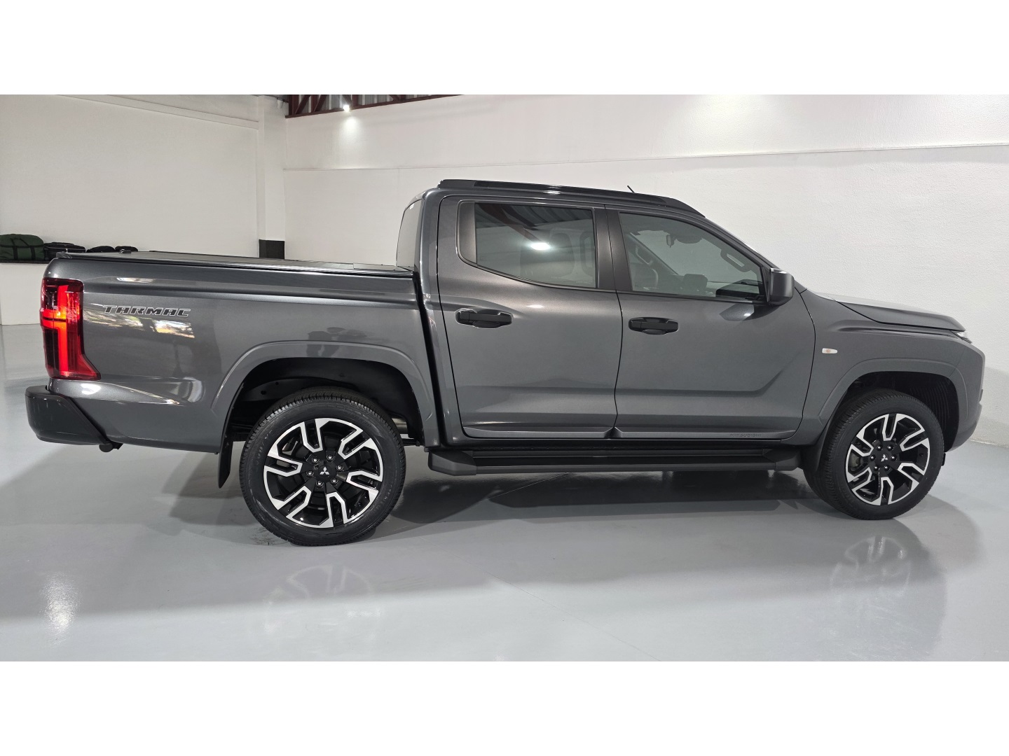 Mitsubishi TRITON 2.4 Biturbo Diesel Cd Tarmac 4X2 Automático - foto 6