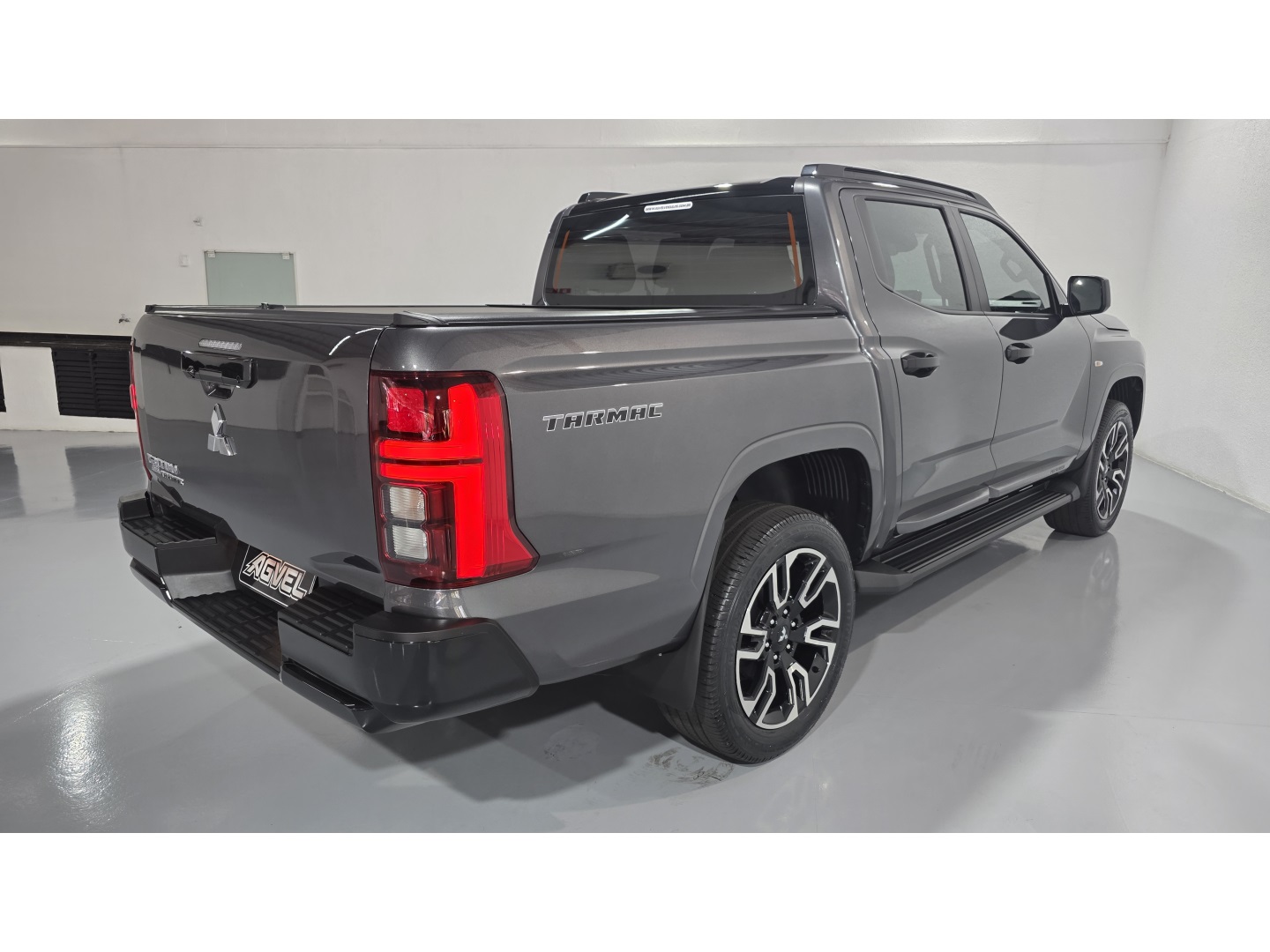 Mitsubishi TRITON 2.4 Biturbo Diesel Cd Tarmac 4X2 Automático - foto 8