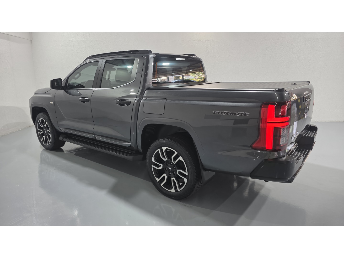 Mitsubishi TRITON 2.4 Biturbo Diesel Cd Tarmac 4X2 Automático - foto 7