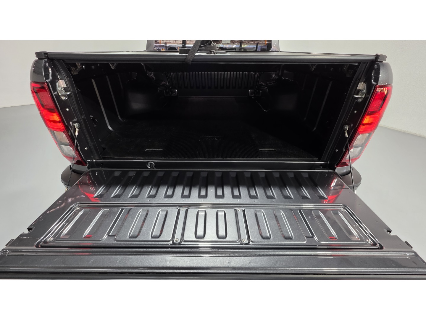 Mitsubishi TRITON 2.4 Biturbo Diesel Cd Tarmac 4X2 Automático - foto 11