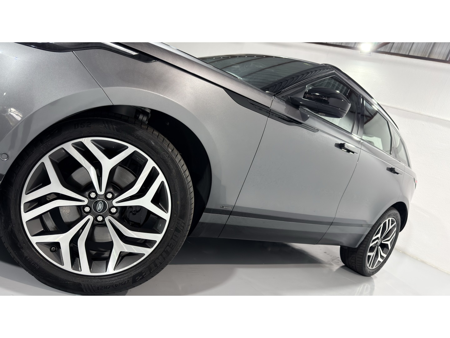Land Rover Range Rover Velar Rover Velar 2.0 P300 Gasolina R Dynamic Se Automático - foto 4