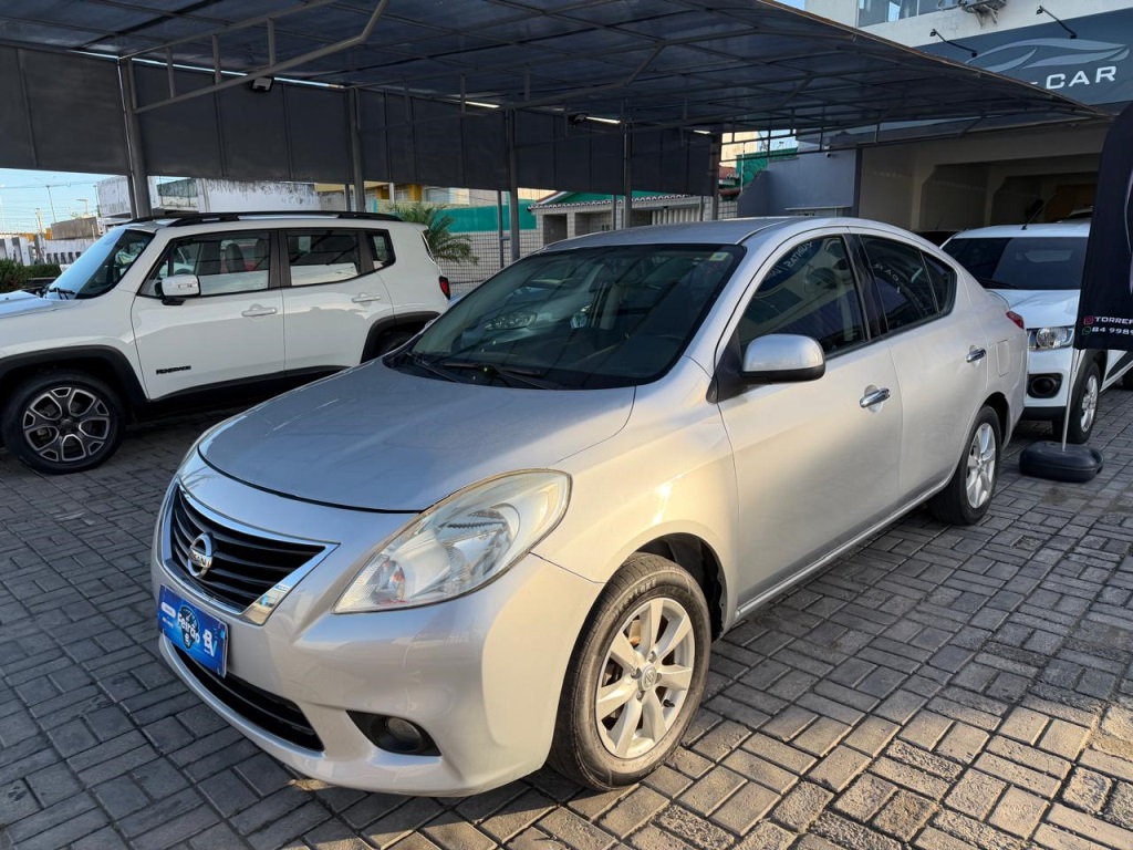NISSAN VERSA