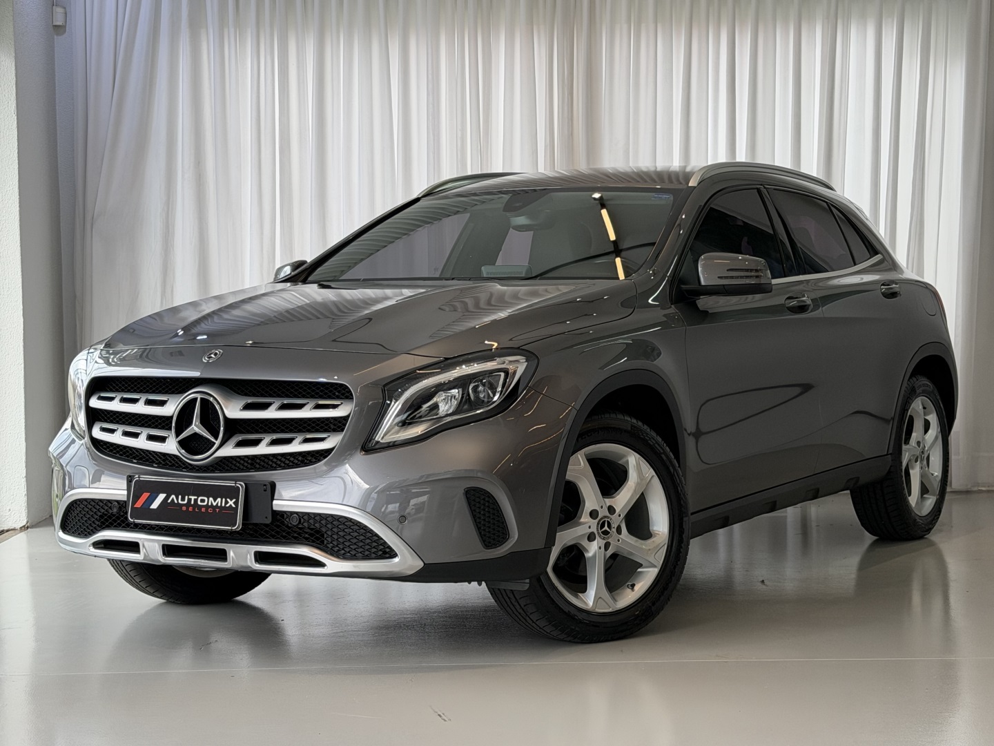 MERCEDES-BENZ GLA 200