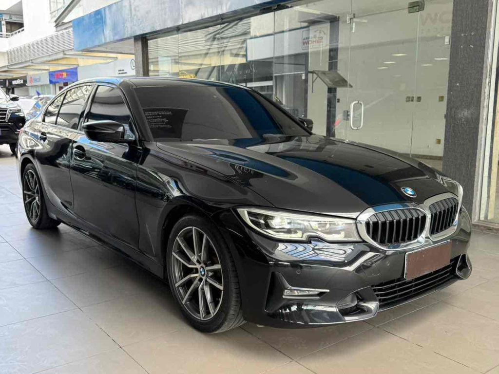 BMW 320i 2.0 16V TURBO GASOLINA SPORT AUTOMÁTICO